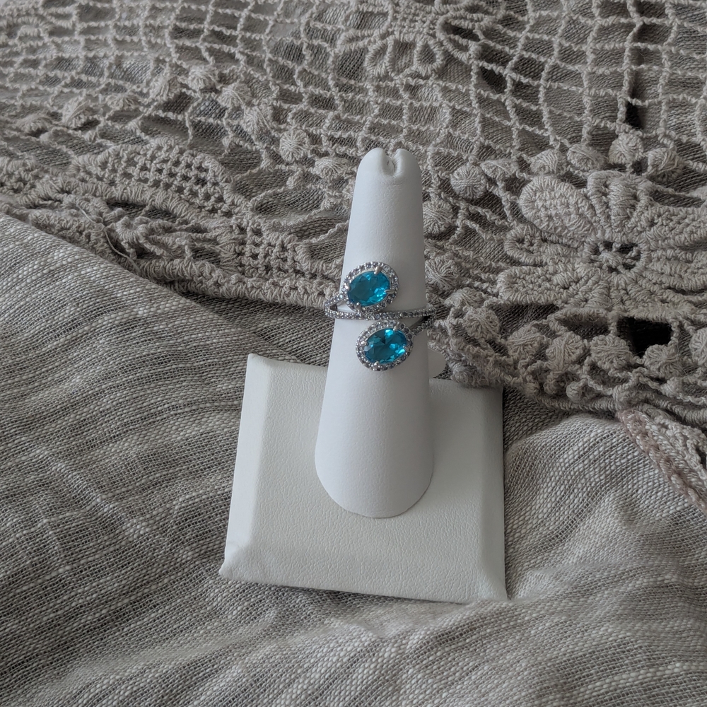 Elegant Silver and Blue Gemstone Ring